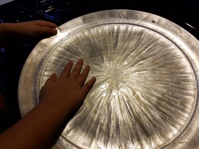 pizza pan oil spread