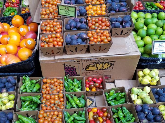 fruit at market Farm Fresh to You.jpg