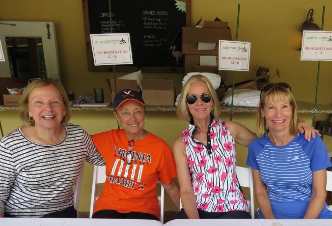 susan q diane b lorisa c jeannie g (2).2mp.JPG